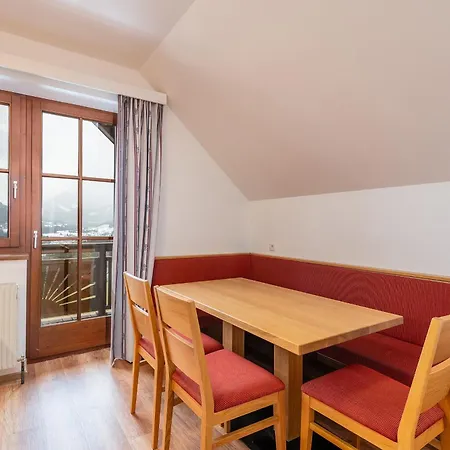 Apartment Reisslerhof - By Mynests Gersdorf