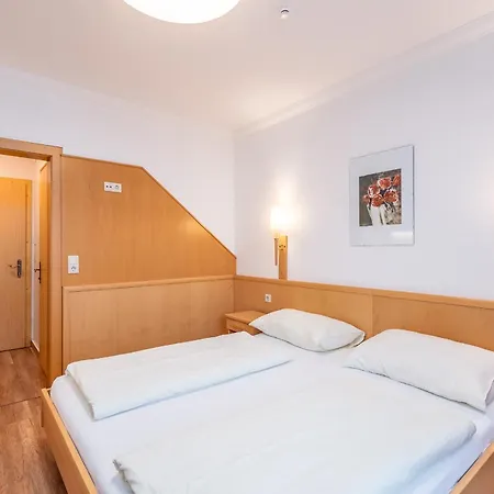 Apartment Reisslerhof - By Mynests Gersdorf
